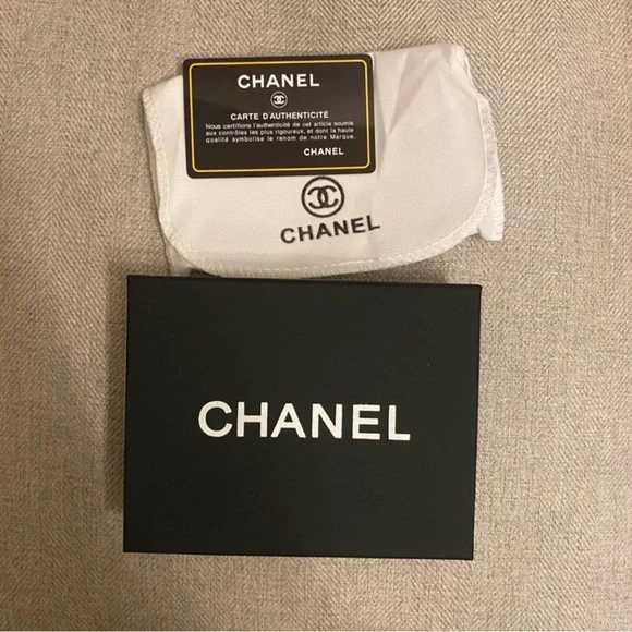 Chanel Gold Quilted Wallet - Picture 7 of 7